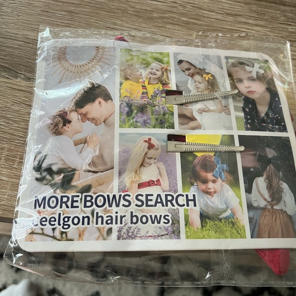 Red Velvet Bows - Picture 2 of 2